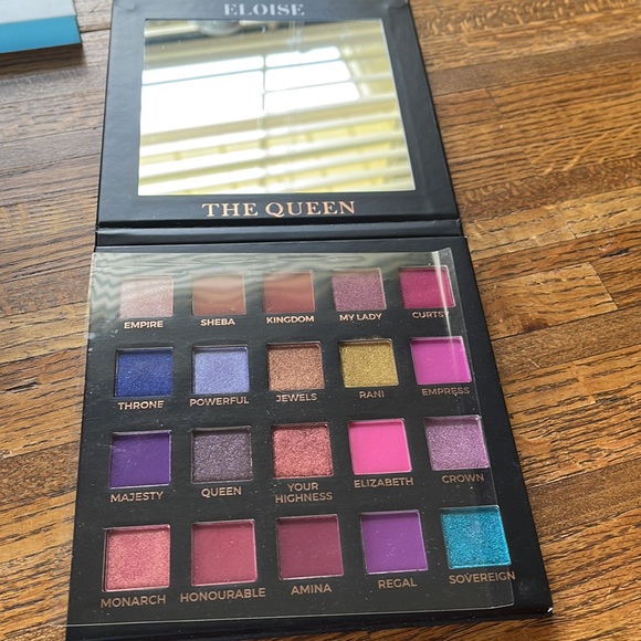ELOISE BEAUTY THE QUEEN EYESHADOW PALETTE - Picture 4 of 4